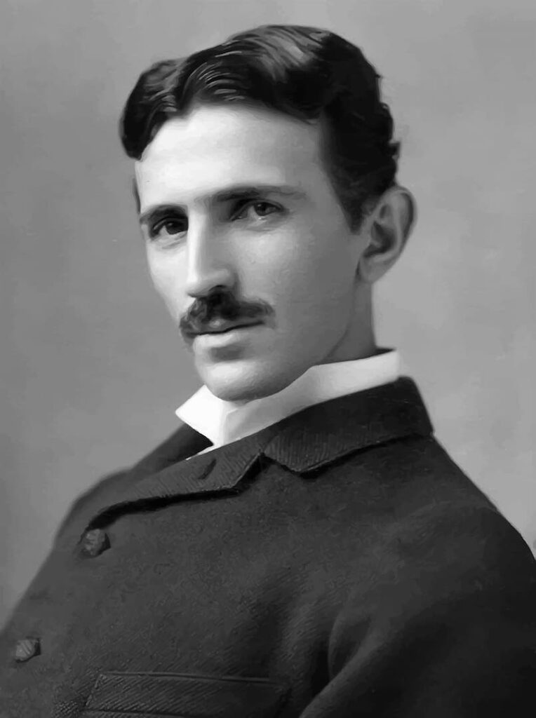 Nikola, Tesla, um dos participantes da guerra das correntes defendendo a corrente alternada